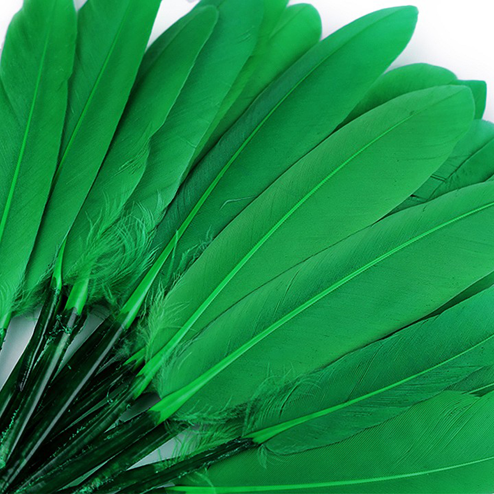 Kachní peří 9 - 14 cm - zelená pastelová